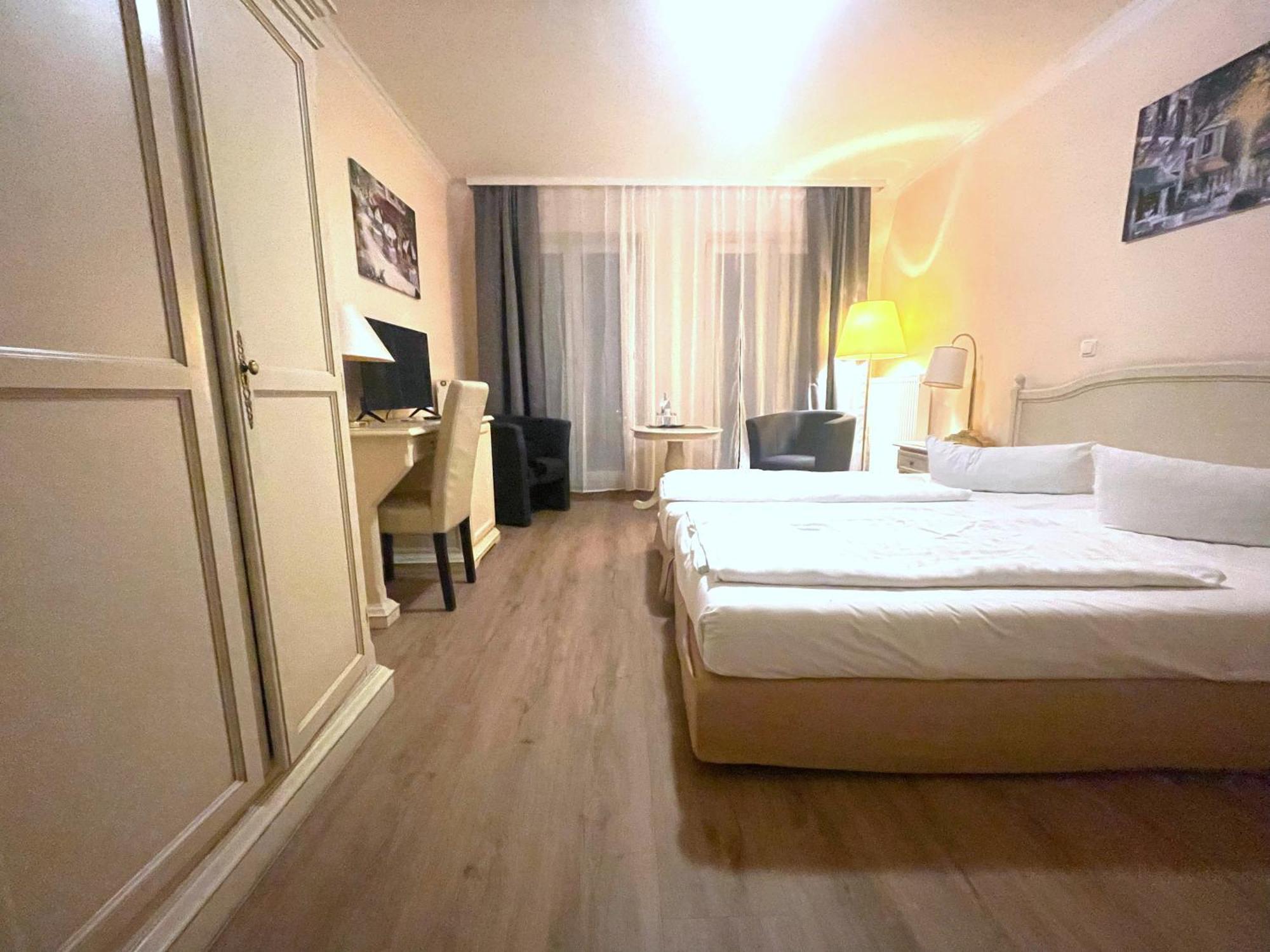 Hotel Bellevue Warnemuende รอสต็อค ภายนอก รูปภาพ